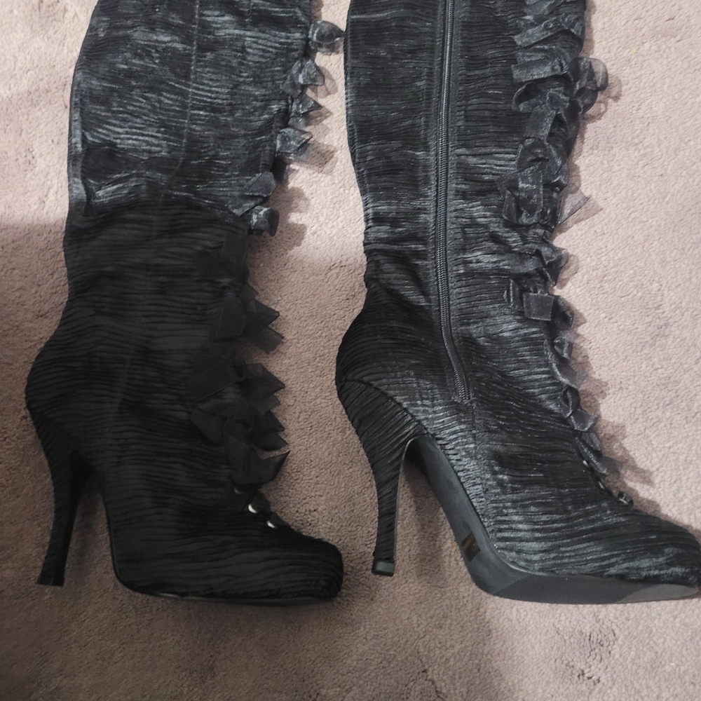 Ellie Black Textured Heeled Boots - Picture 2 of 7
